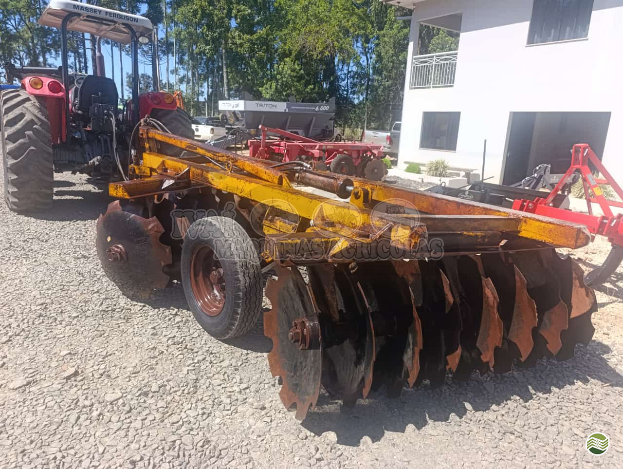 ARADORA 16 DISCOS de Ivaí Máquinas Agrícolas